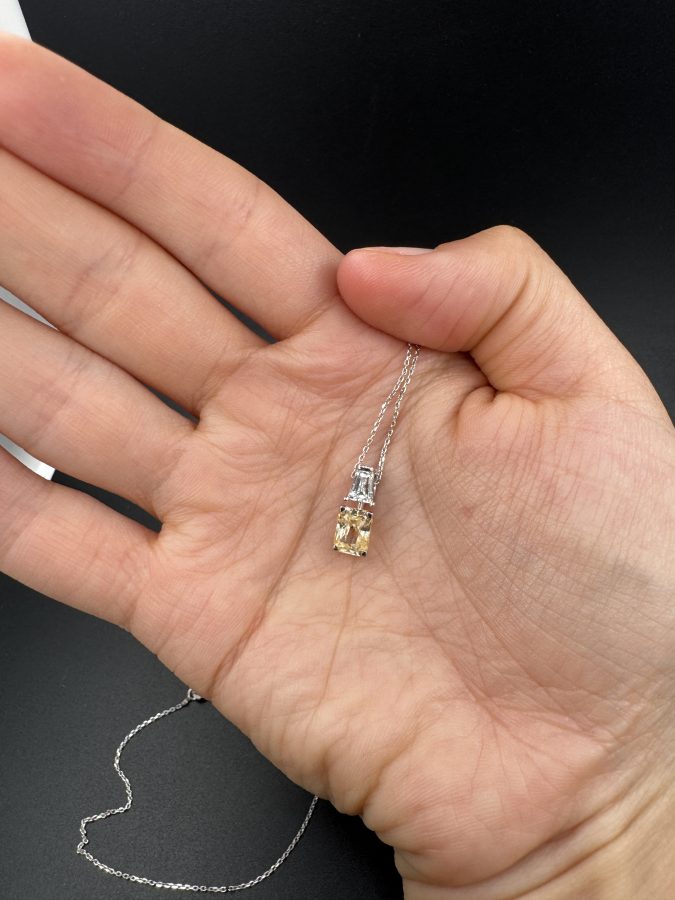 Pendant yellow sapphire baguette