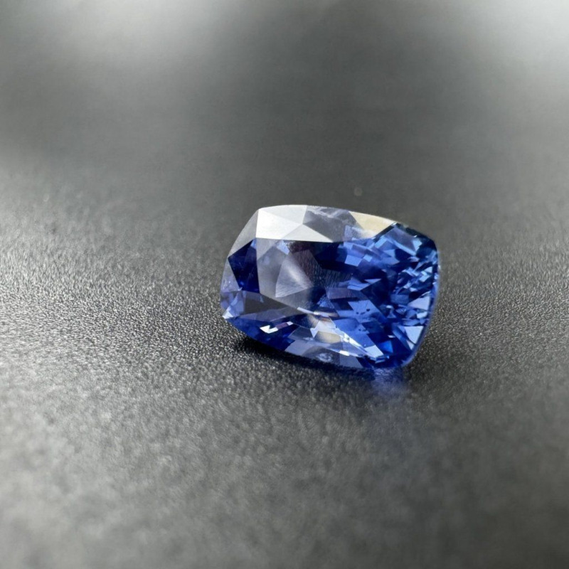 Blue Sapphire Cushion, 4.0 ct – photo 3 of 7
