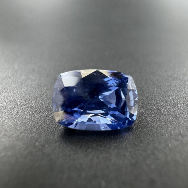 Blue Sapphire Cushion, 4.0 ct – photo 4 of 7
