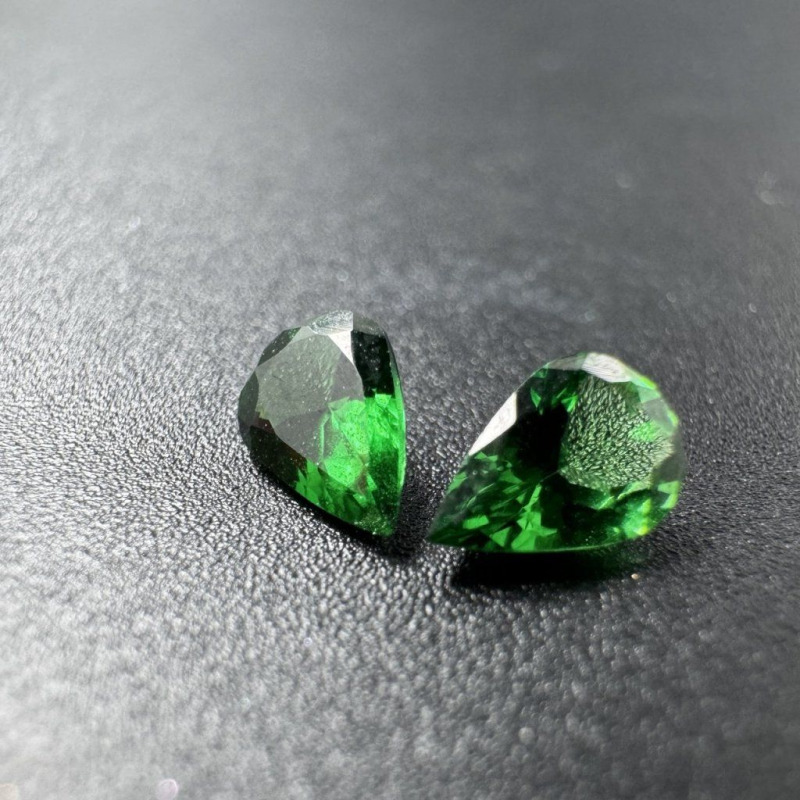 Green Garnet Pear, 0.68 ct – photo 4 of 4