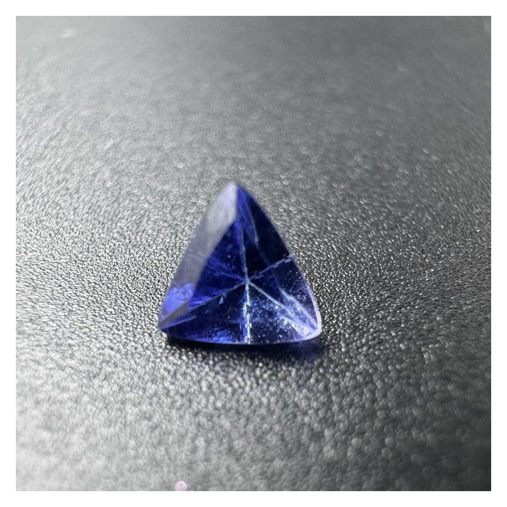 Blue Tanzanite Triangle, 0.46 ct – photo 1 of 3
