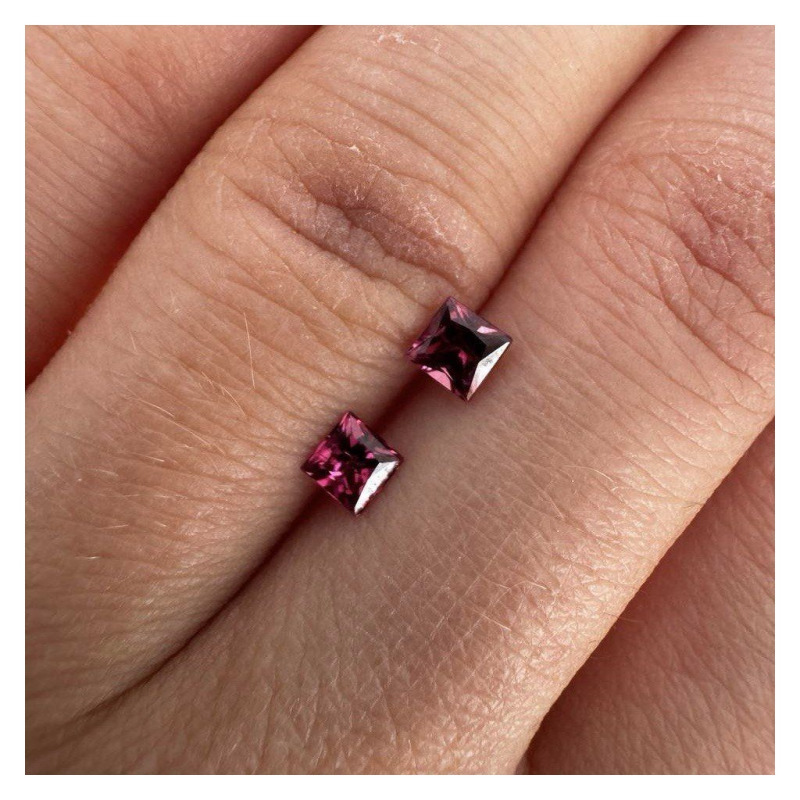 Purplish-Red Spinel Square, 0.52 ct – photo 2 of 5