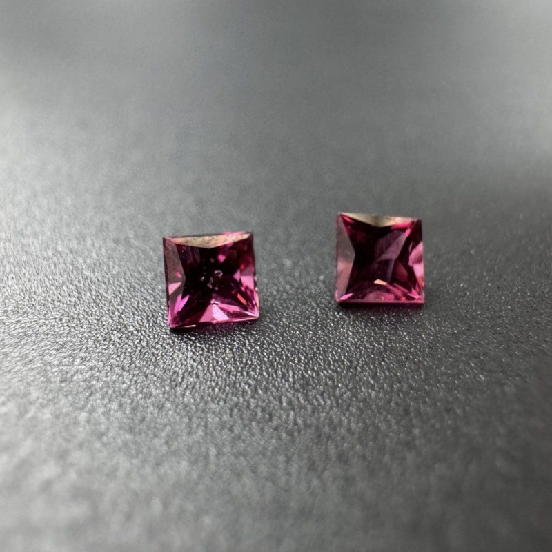 Purplish-Red Spinel Square, 0.52 ct – photo 3 of 5