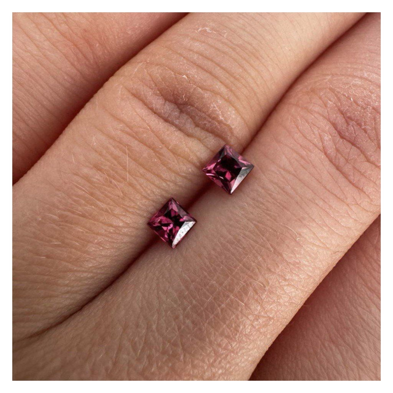Purplish-Red Spinel Square, 0.52 ct – photo 4 of 5