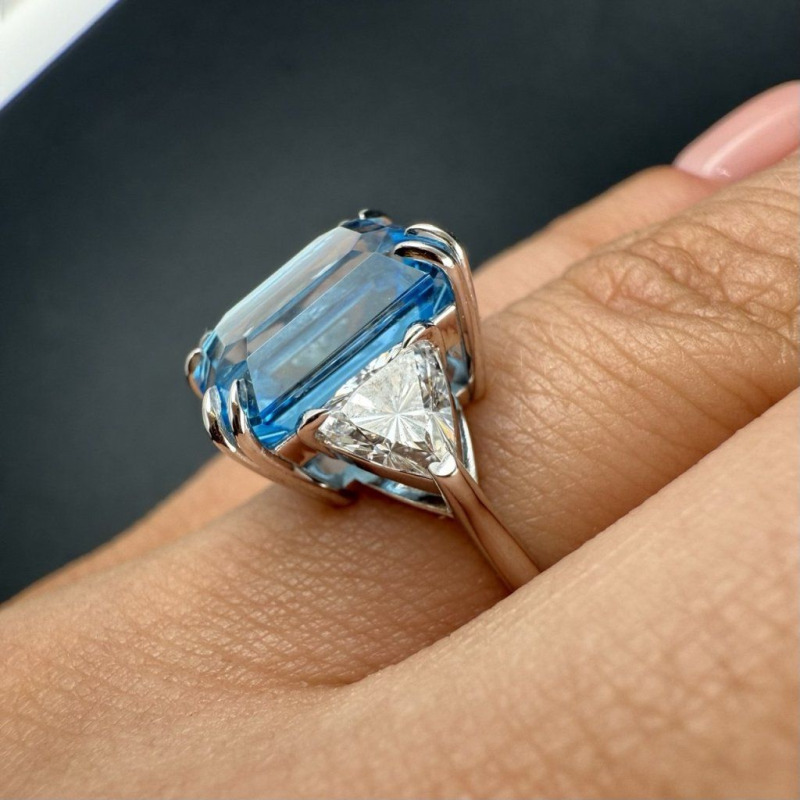 Ring with Topaz and Diamonds – White Gold – photo 4 of 7