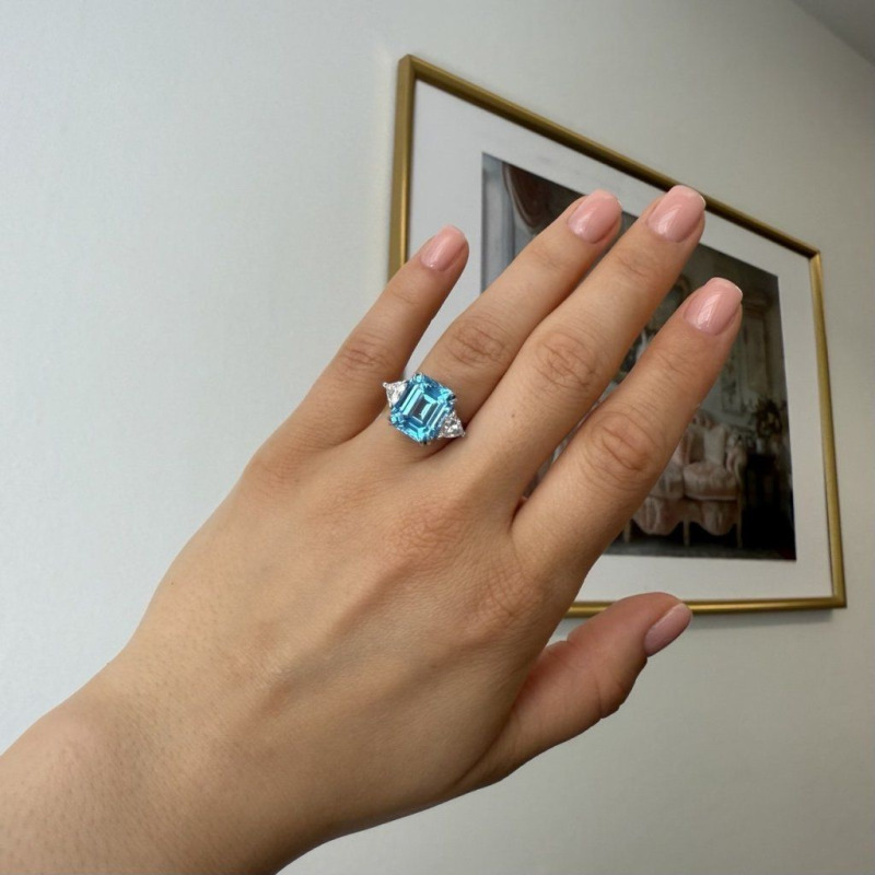 Ring with Topaz and Diamonds – White Gold – photo 5 of 7