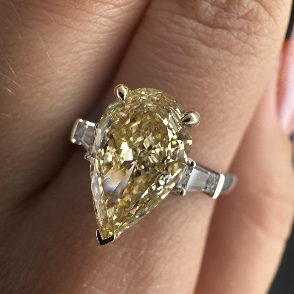 Diamond Ring – Yellow Gold – photo 1 of 14