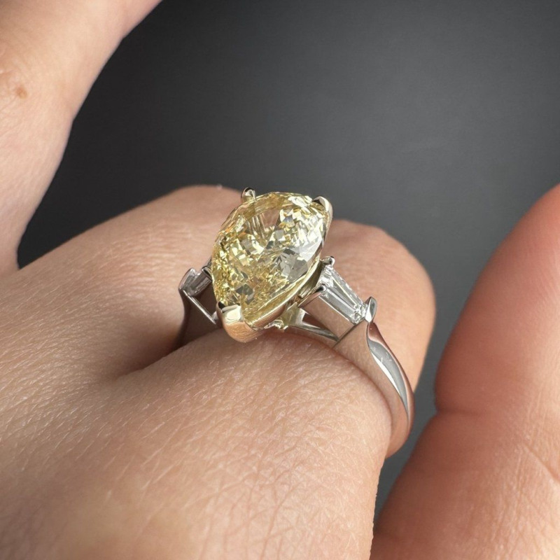 Diamond Ring – Yellow Gold – photo 3 of 14