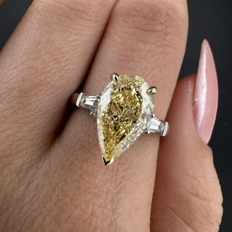 Diamond Ring – Yellow Gold – photo 4 of 14