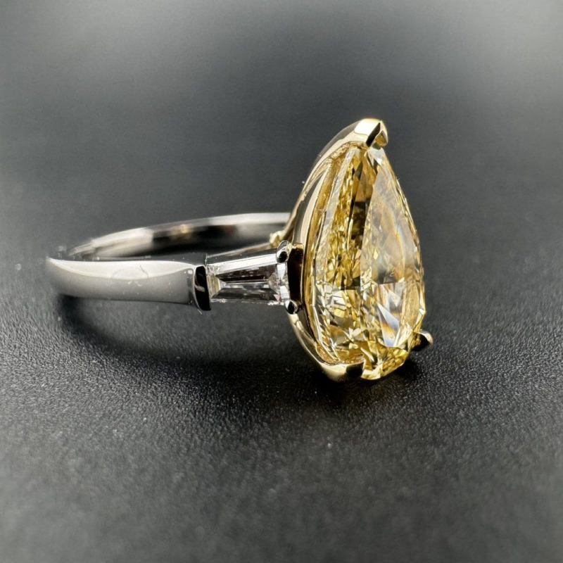 Diamond Ring – Yellow Gold – photo 5 of 14