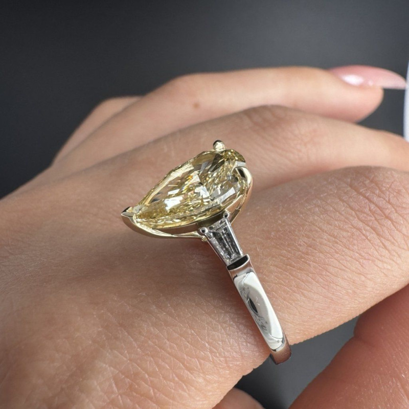 Diamond Ring – Yellow Gold – photo 6 of 14