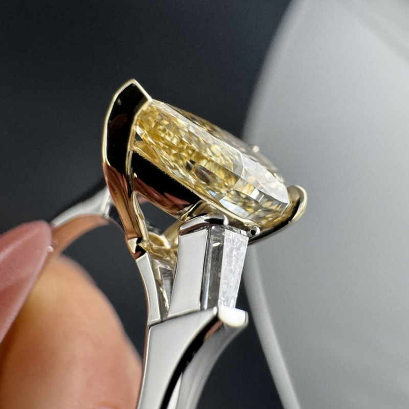 Diamond Ring – Yellow Gold – photo 9 of 14