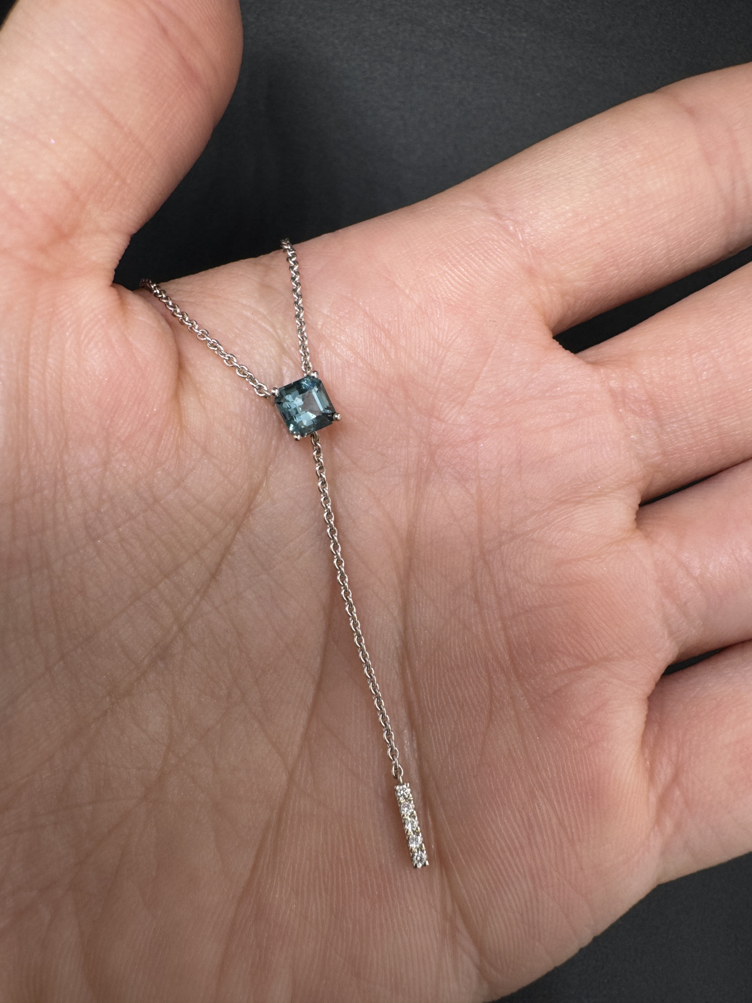 Necklace with blue spinel and lab grown diamonds – White Gold, 0.54 ct
