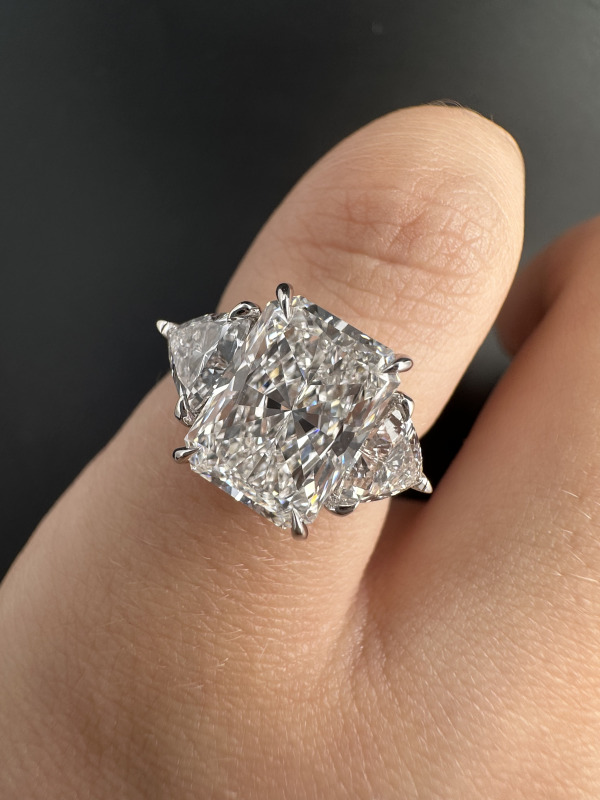Golden ring with lab grown diamonds 4 ct – White Gold – photo 3 of 5