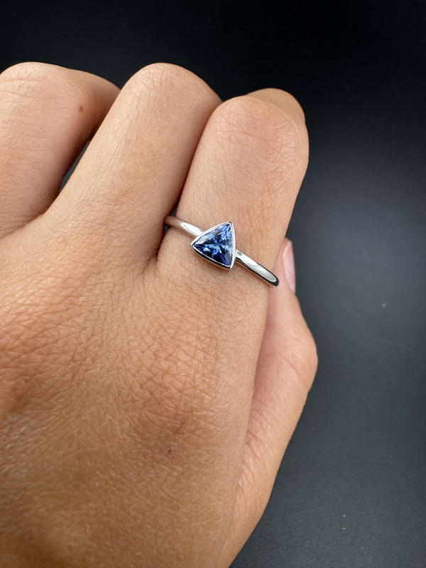 Tanzanite Triangle Ring – White Gold – photo 2 of 2