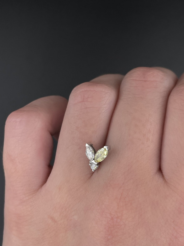 Earring with Yellow and White Diamonds – photo 3 of 4