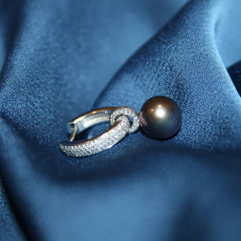 Diamond Earrings with Pearl – White Gold – photo 3 of 4