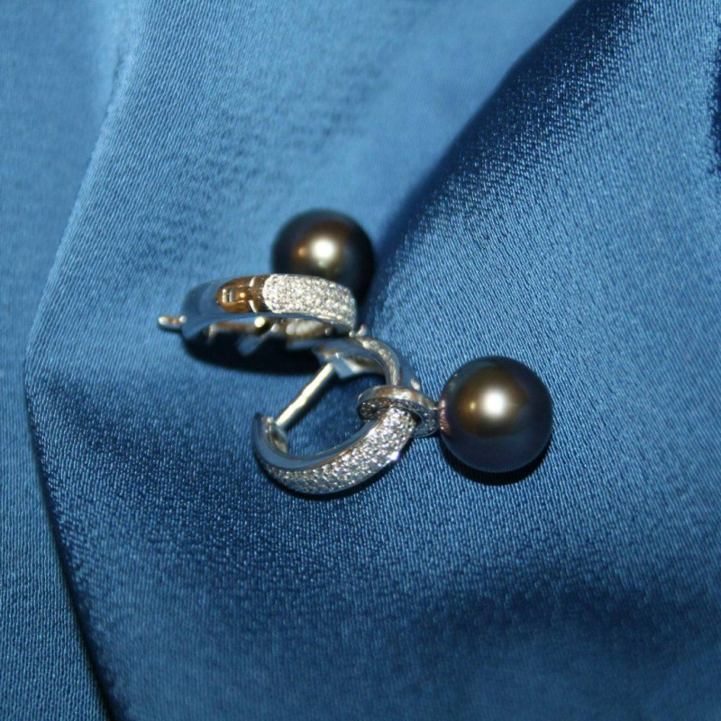 Diamond Earrings with Pearl – White Gold – photo 1 of 4
