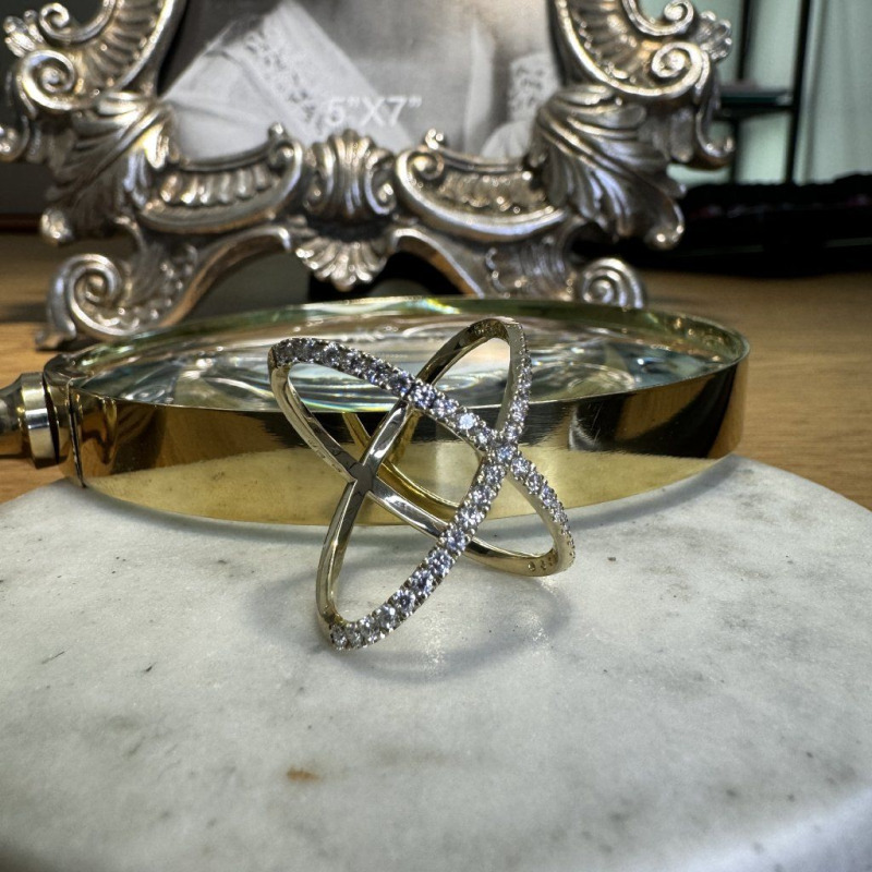 Gold Ring with Natural Diamonds – Yellow Gold – photo 3 of 6