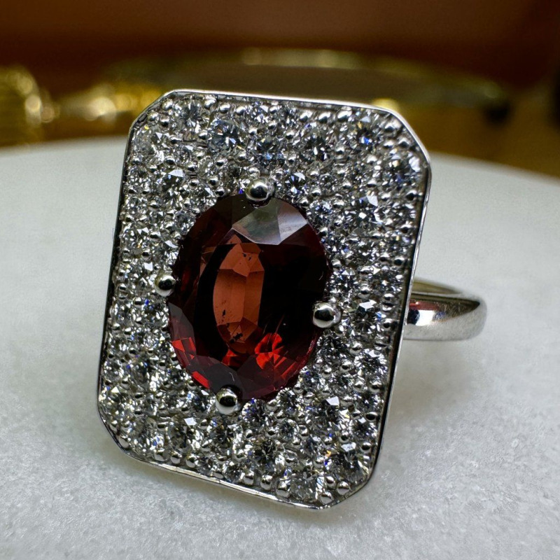 Ring with Red Spinel and Diamonds, 1.65 ct – photo 5 of 8