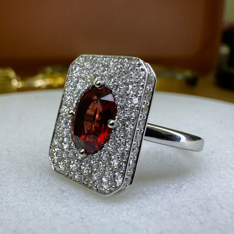 Ring with Red Spinel and Diamonds, 1.65 ct – photo 6 of 8