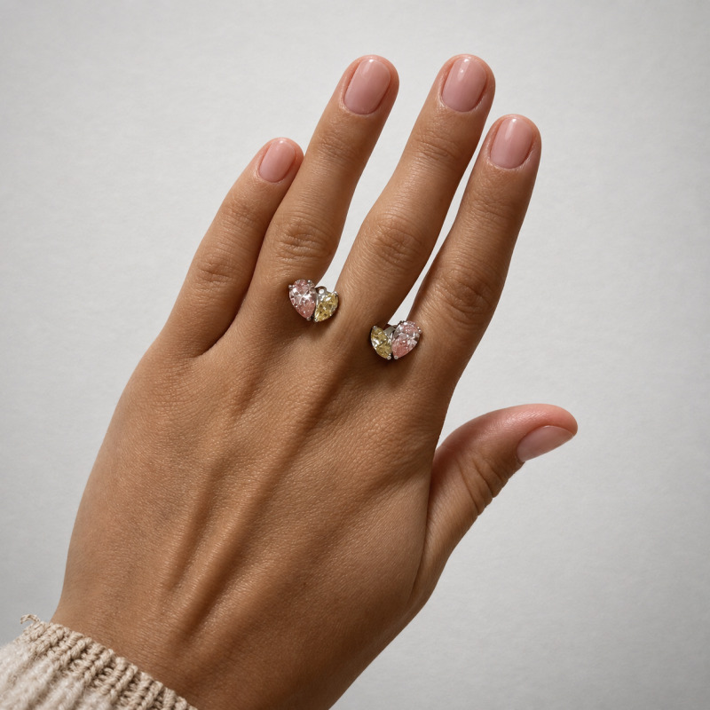 Earrings with Diamonds in Two Hues – Duo Lumière