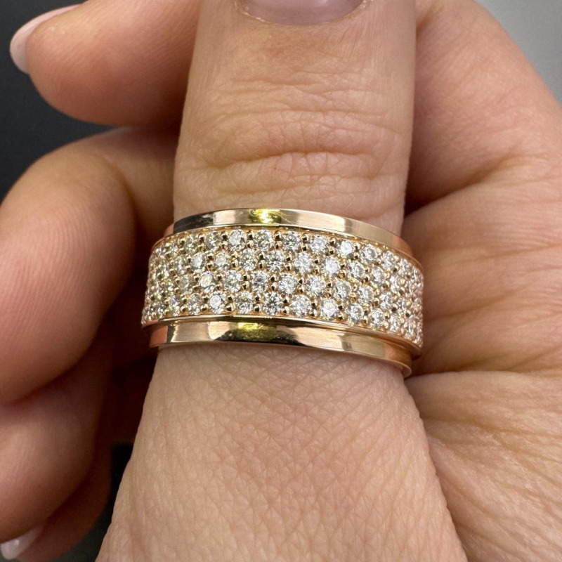 Ring in Yellow Gold with 124 Diamonds – photo 4 of 5