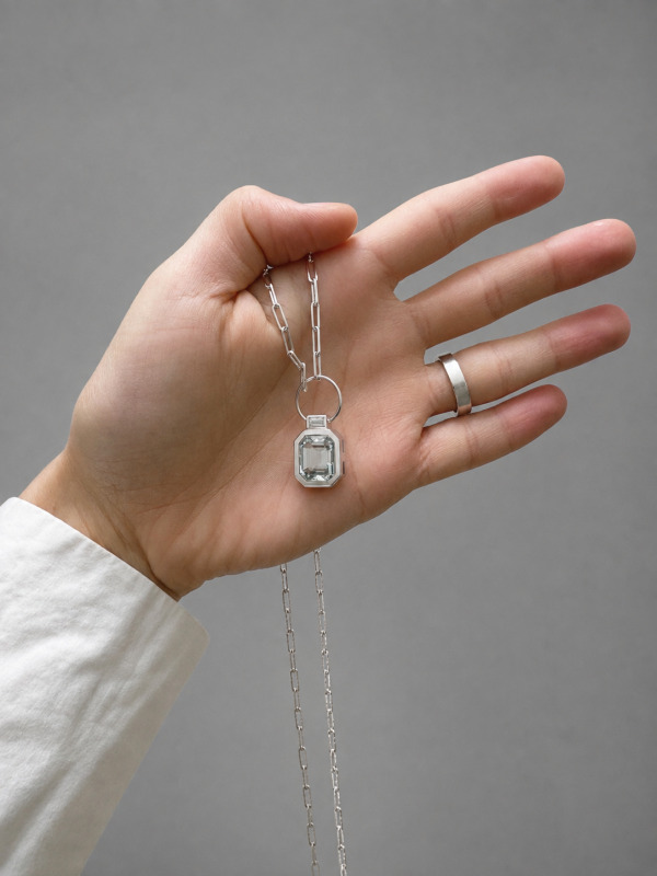 Necklace in White Gold with Aquamarine and a Natural Diamond – photo 3 of 3