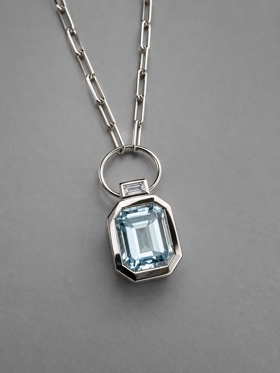 Necklace in White Gold with Aquamarine and a Natural Diamond – photo 1 of 3