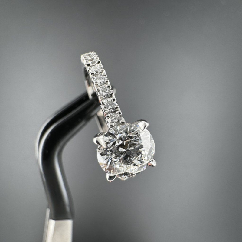 Diamond Ring with Fish-Tail Setting – Platinum, 1 ct – photo 1 of 7