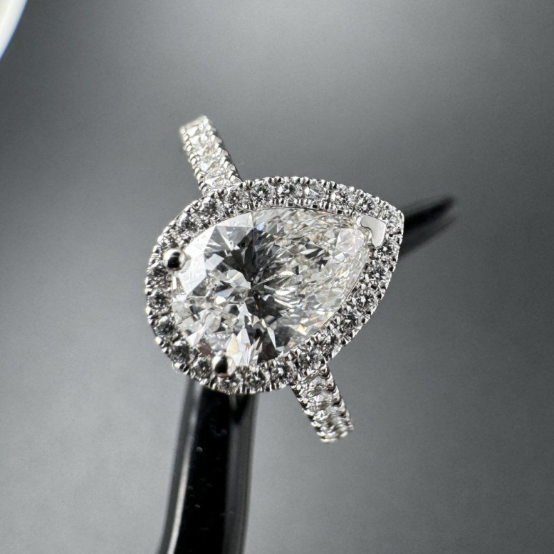 Classic Pear-Shaped Diamond Ring – White Gold, 1.00 ct – photo 2 of 6