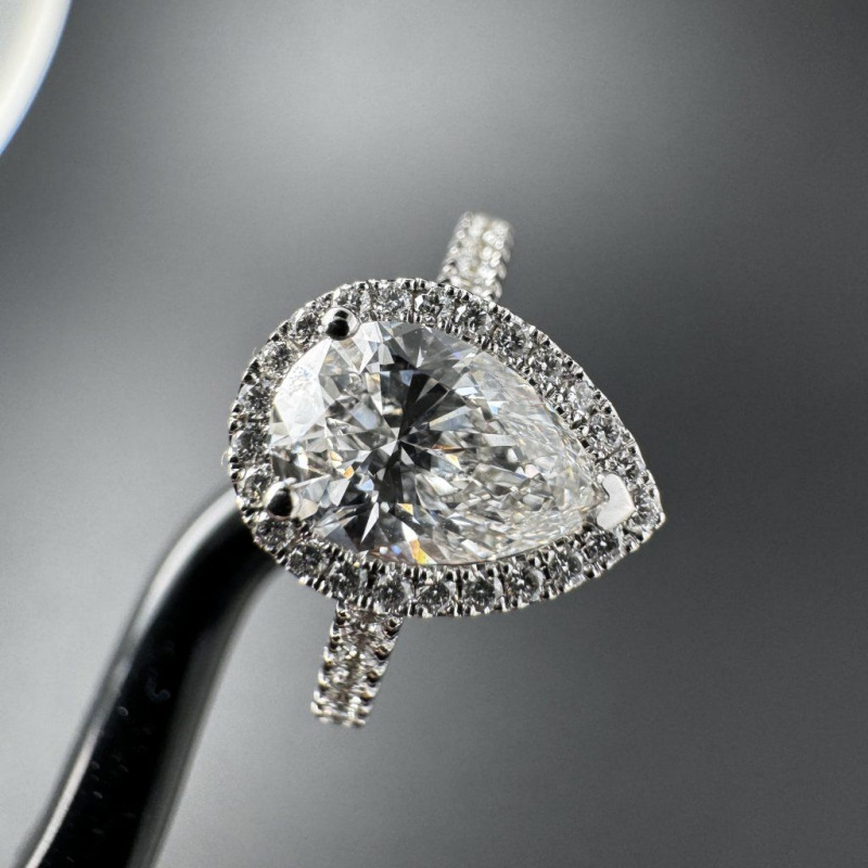 Classic Pear-Shaped Diamond Ring – White Gold, 1.00 ct – photo 5 of 6