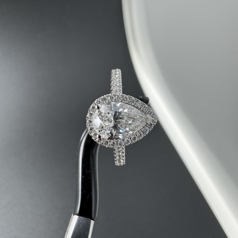 Classic Pear-Shaped Diamond Ring – White Gold, 1.00 ct – photo 6 of 6
