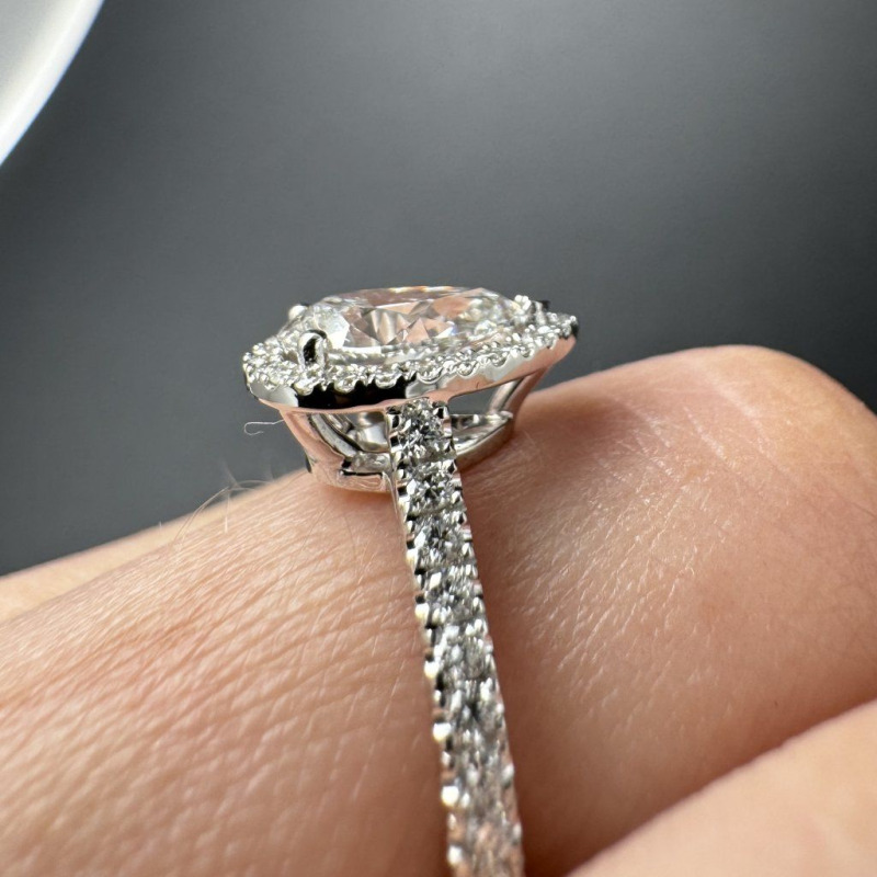 Classic Pear-Shaped Diamond Ring – White Gold, 1.00 ct – photo 1 of 6