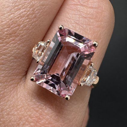 Gold Ring with Morganite and Side Brilliants