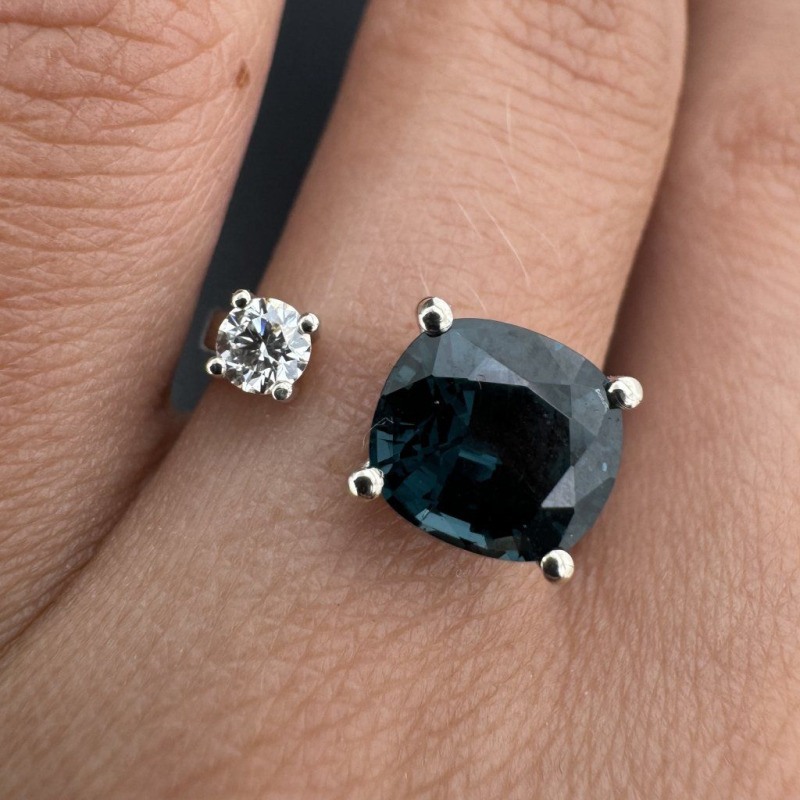 Ring with the Enchantment of Spinel and a Diamond Accent – White Gold – photo 8 of 11