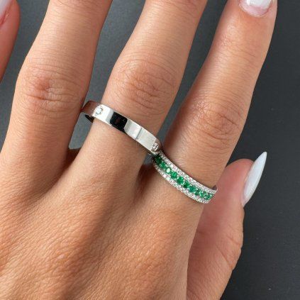 Wedding Rings with Emeralds and Natural Diamonds