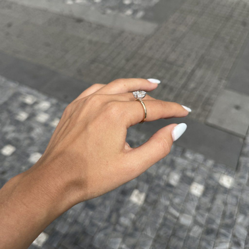 Ring with a Radiant-Cut Diamond – White Gold – photo 3 of 10