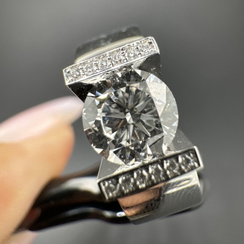 Ring “The Floating Diamond”, 1 ct – photo 1 of 12