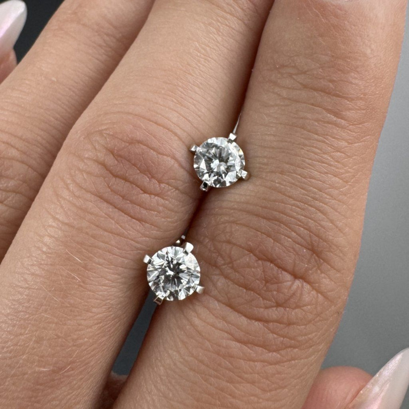 Elegant Earrings with Round Brilliants – Platinum, 0.51 ct – photo 4 of 7