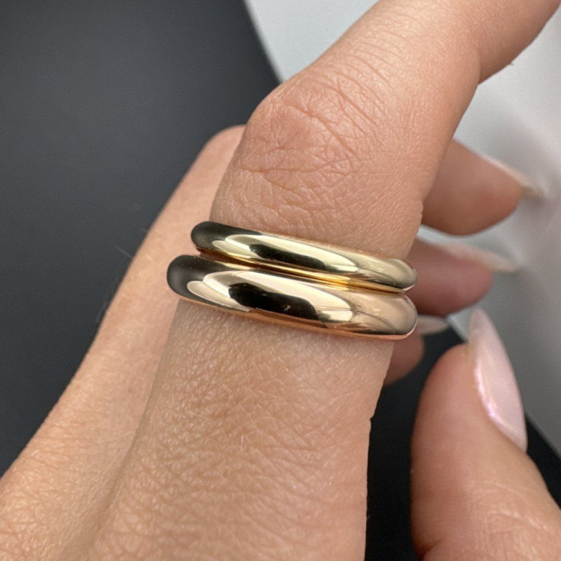A Pair of Elegant Engagement Rings in Yellow and Rose Gold – photo 2 of 6