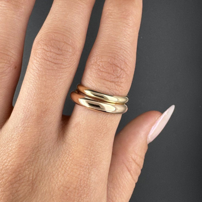 A Pair of Elegant Engagement Rings in Yellow and Rose Gold – photo 4 of 6