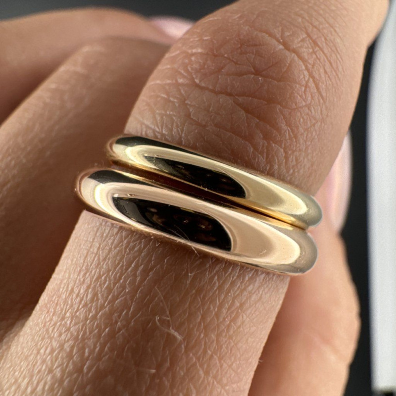 A Pair of Elegant Engagement Rings in Yellow and Rose Gold – photo 6 of 6