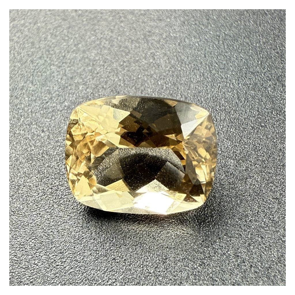 Yellow Beryl Cushion, 4.07 ct – photo 1 of 5