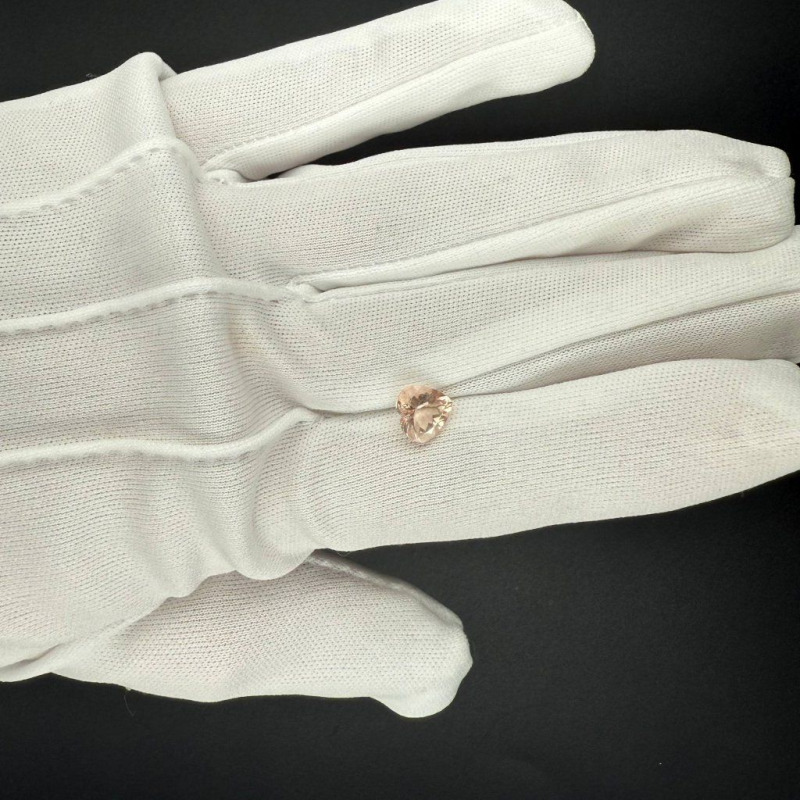 Golden Pink Morganite Heart – photo 4 of 8