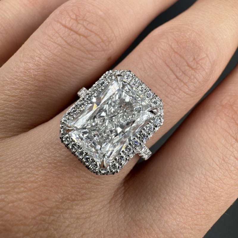 Ring with a Rectangular Laboratory-Grown Diamond, 4.03 ct – photo 2 of 6