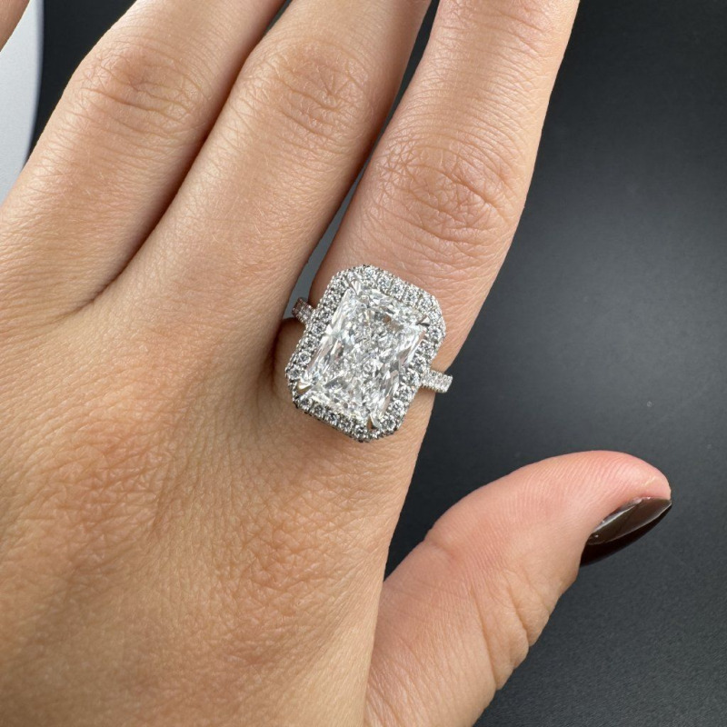 Ring with a Rectangular Laboratory-Grown Diamond, 4.03 ct – photo 6 of 6