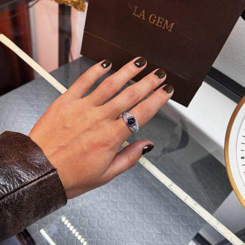 Ring with a Natural Blue Sapphire in Vintage Style – White Gold, 2.25 ct – photo 4 of 5