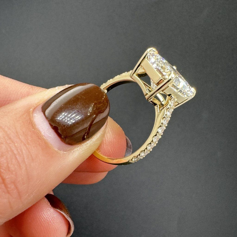 Engagement Ring with a Laboratory Diamond – Yellow Gold, 5.01 ct – photo 2 of 8