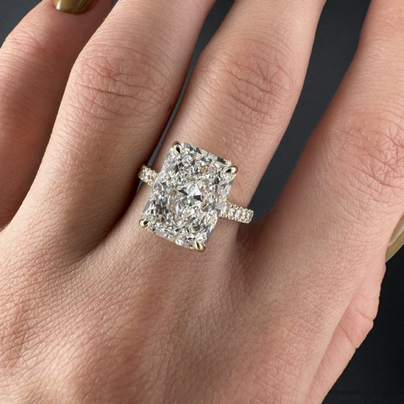 Engagement Ring with a Laboratory Diamond – Yellow Gold, 5.01 ct – photo 3 of 8